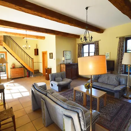 With Tennis Court Дом отдыха *