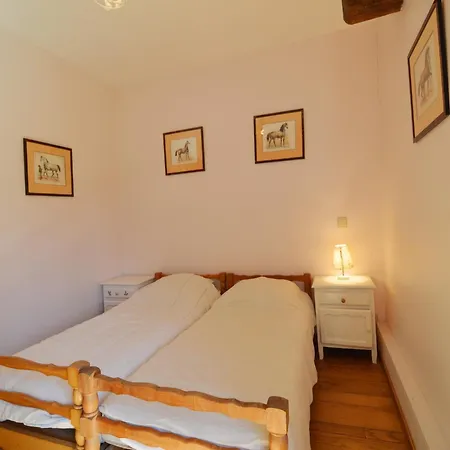 With Tennis Court Дом отдыха *