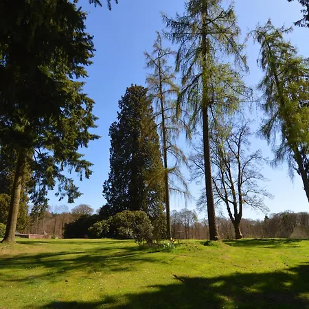 With Tennis Court Дом отдыха Barvaux-Condroz