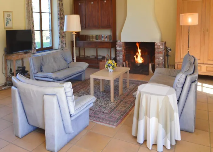 度假居 With Tennis Court