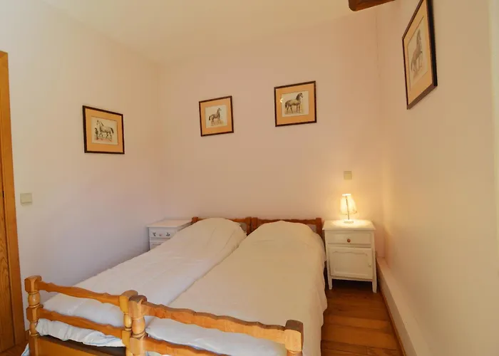 With Tennis Court 度假居 *