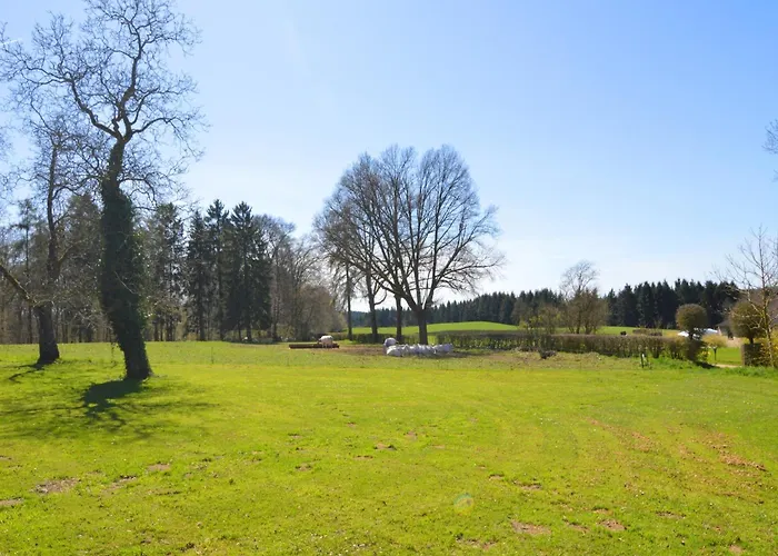 度假居 With Tennis Court Barvaux-Condroz